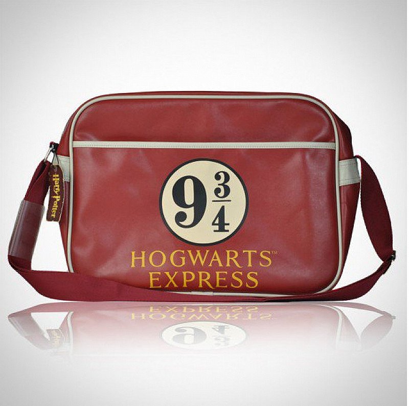Save over £7.50 on this HARRY POTTER PLATFORM 9 3/4 RETRO BAG