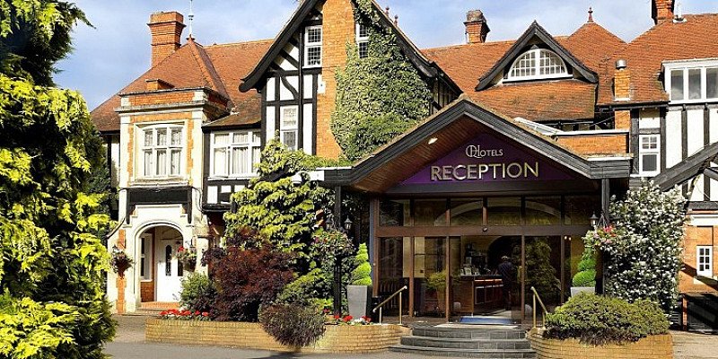 SAVE on this 2-night Warwickshire stay with Dinner & Castle Visit ONLY £112pp!