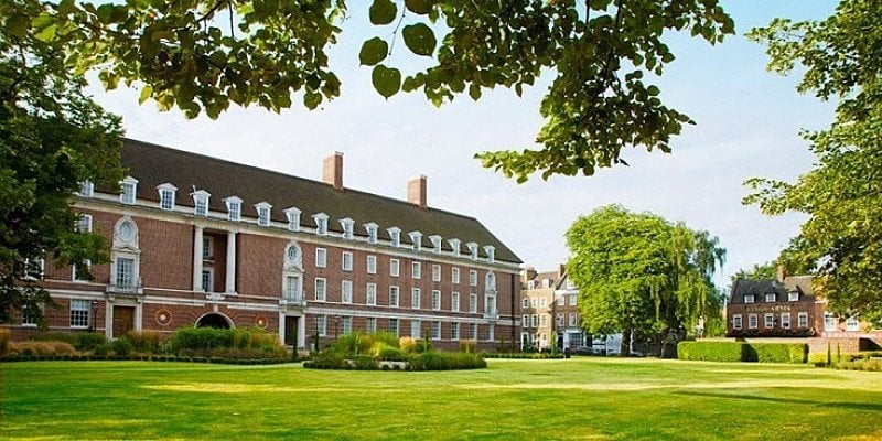 London: Greenwich GETAWAY for 2 with Meals & Bubbly - SAVE 43%!