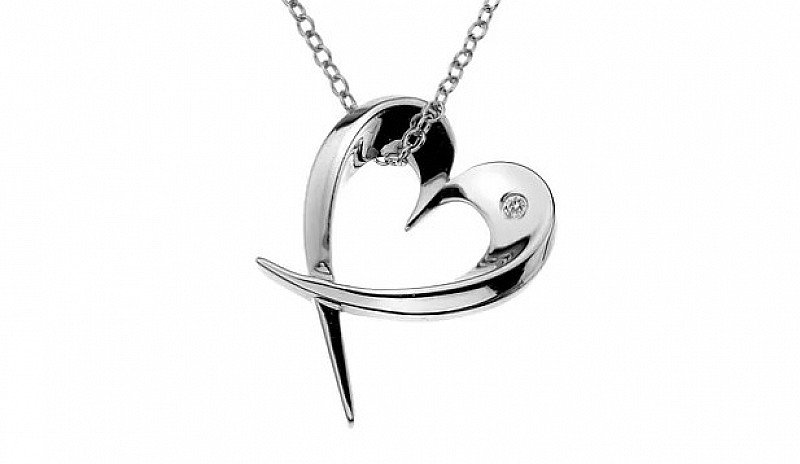 50% OFF - Hot Diamonds Heart Pendant & Earrings Set!