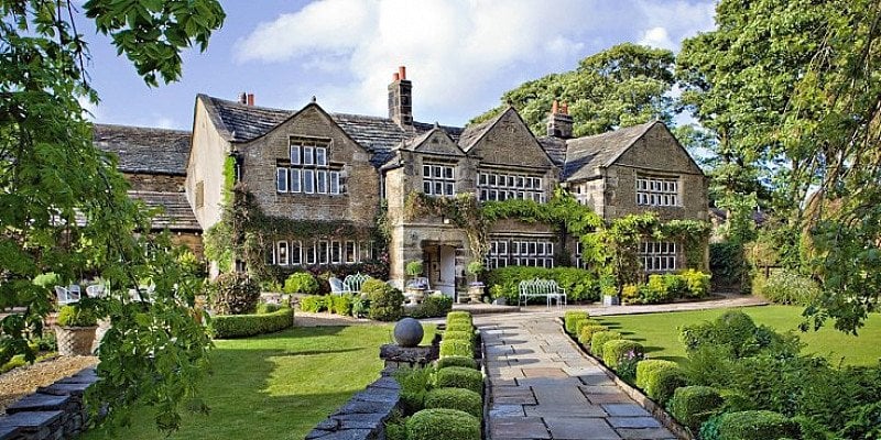 £119 - Yorkshire Manor Retreat for 2 with Dinner & Bubbly - SAVE 47%