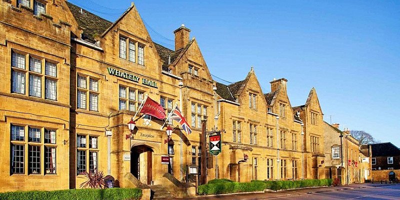 Oxfordshire: 'Historic' Inn stay with Dinner - ONLY £99!