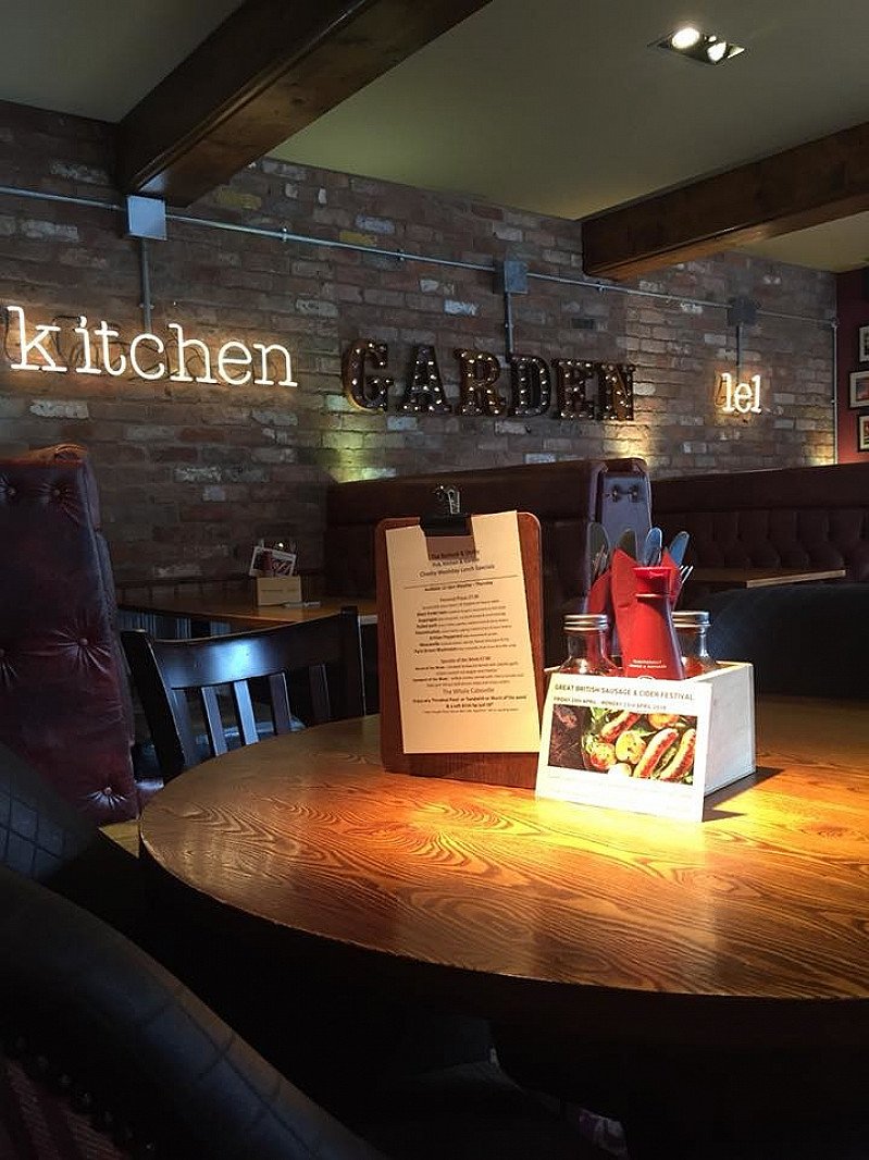 It’s our favourite Cheeky weekday specials serving until 3pm.