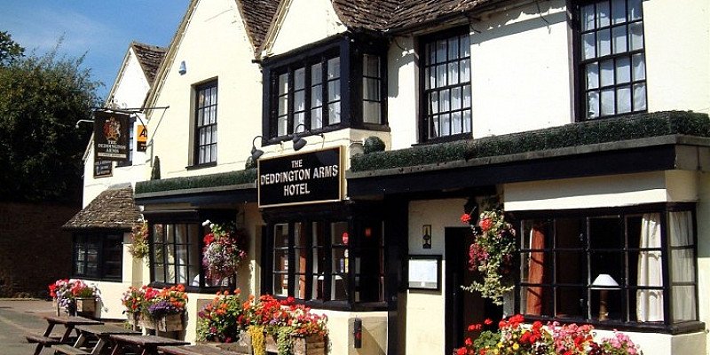 SAVE 45% on 2-night Oxfordshire escape for 2 with meals & Blenheim tickets - ONLY £199!