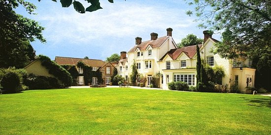 £97 OFF this Hampshire Break for 2 with 3-course Dinner!