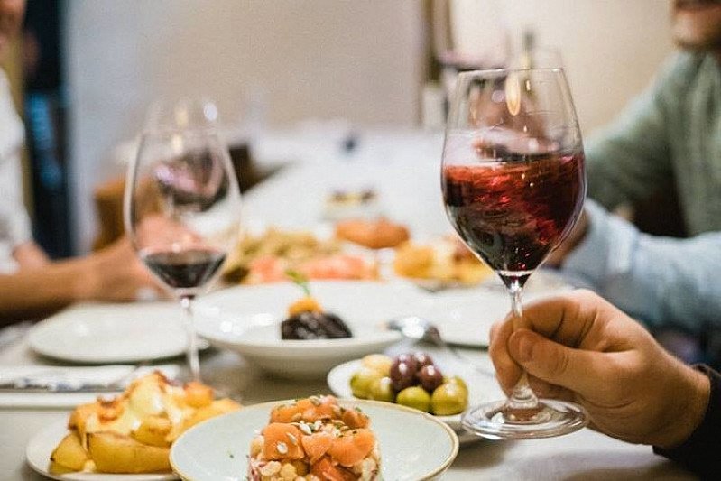 Dîner et vin - 2 / 3-course Dinner with Wine - TONIGHT!