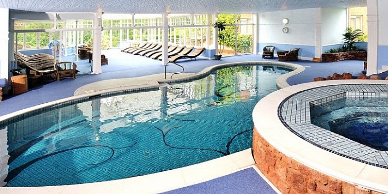 SAVE 36% on this Somerset health retreat stay with dinner!