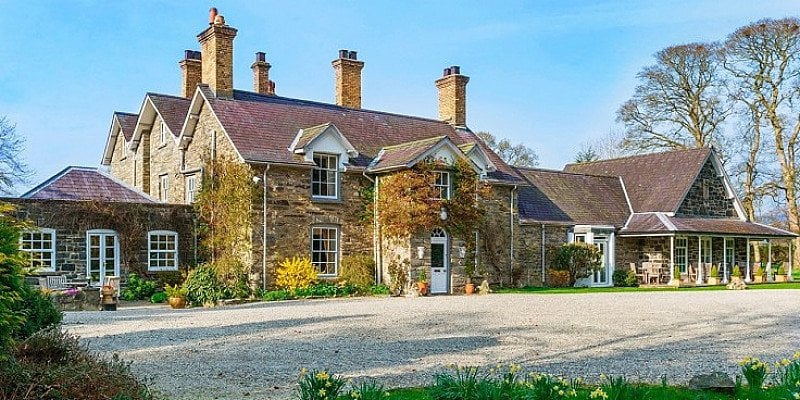 North Wales stay for 2 with Michelin-star dinner - ONLY £199!