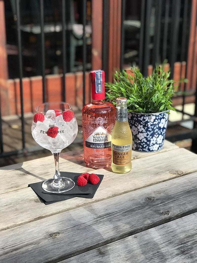 The sun is out again! Join us on our terrace for our "cheeky weekday"