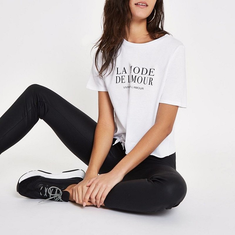 SEASONAL OFFERS - White 'La Mode' print tie crop T-shirt!