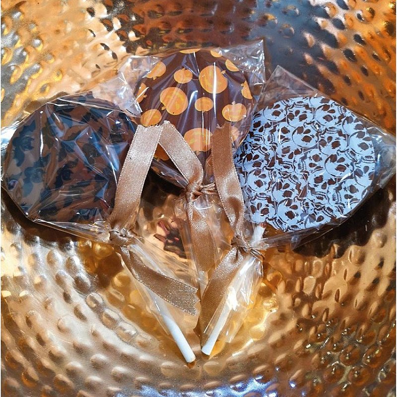 Get your teeth into these Halloween lollies!
