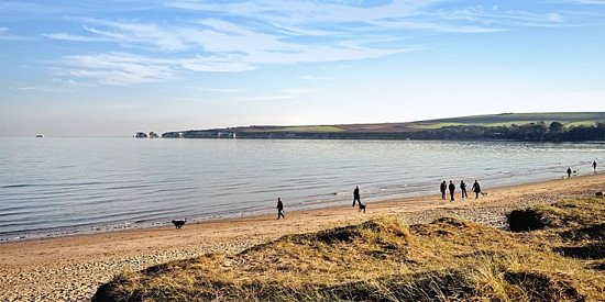 £99 – Dorset: Studland Bay seaside getaway w/meals, 44% off!