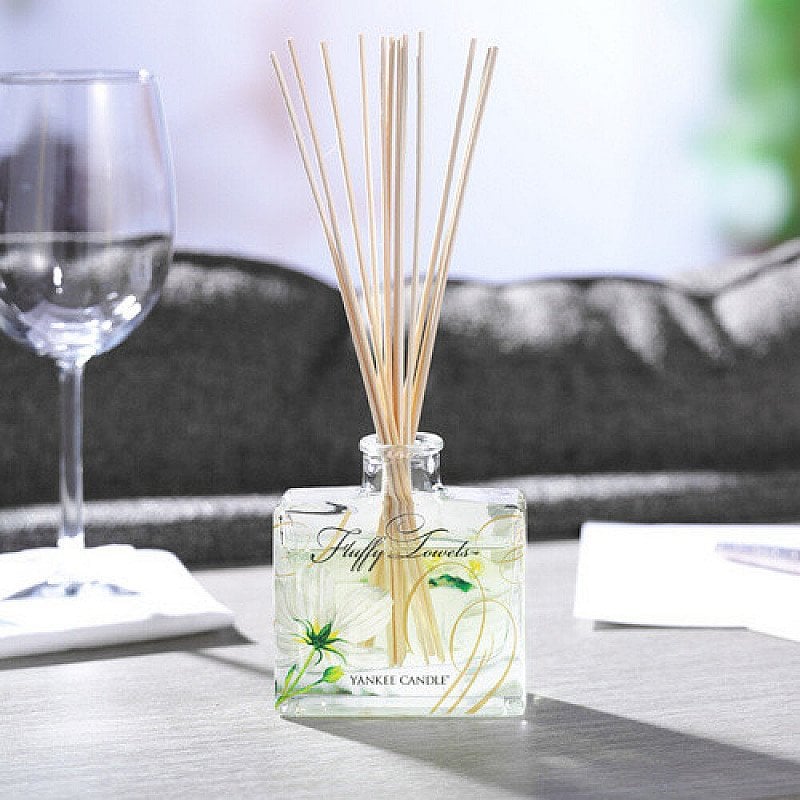 SAVE - Yankee Candle Fluffy Towels Signature Reed Diffuser!