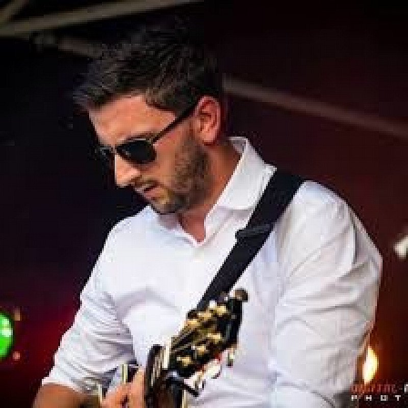 Join us THIS FRIDAY from 8pm for the return of LIVE MUSIC here at The R&D