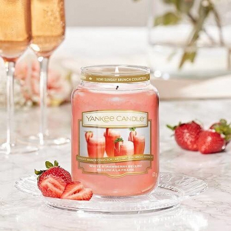 Up to 30% off Yankee Candles - YANKEE CANDLE WHITE STRAWBERRY BELLINI MEDIUM JAR