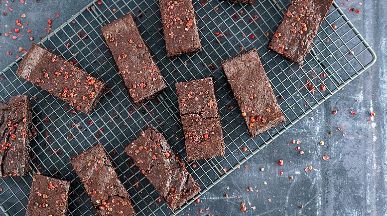 Positive Bakes is an allergy friendly bakery. We create sustainable cake of the future.