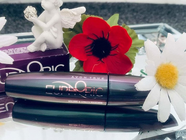 Euphoria mascara