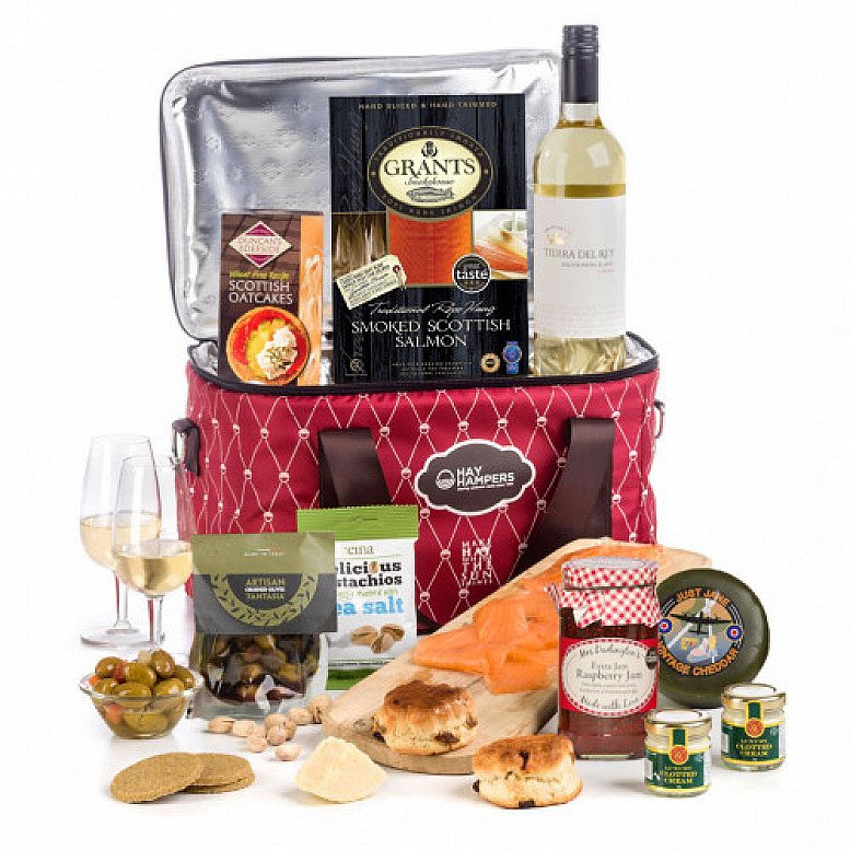 Perfect for National Picnic Month - Lovely Lunch & Cream Tea Picnic: £59.90!