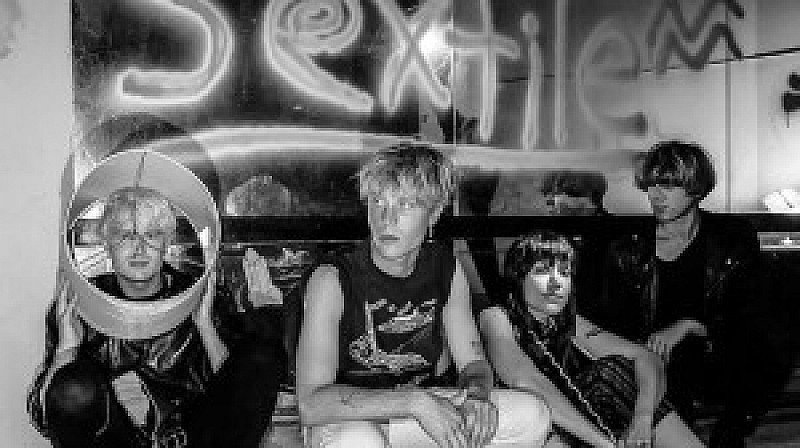 SEXTILE + EXHAILERS + LE FEYE
