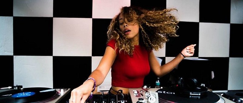 Jayda G & Pender Street Steppers at Hare And Hounds