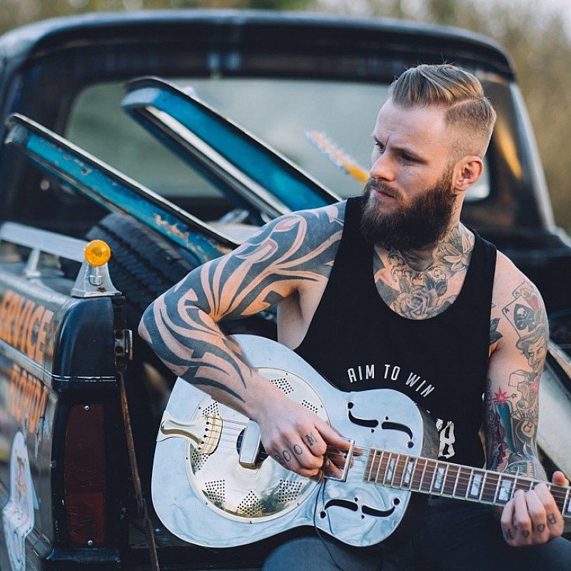 Kris Barras Band soul-wrenching melodies with blistering technique