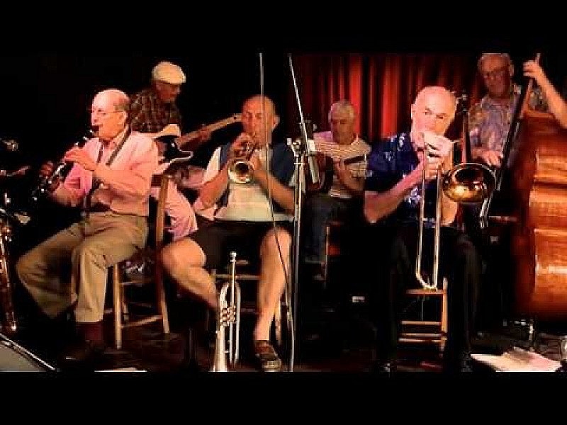 Titanic Jazz Band + hot food