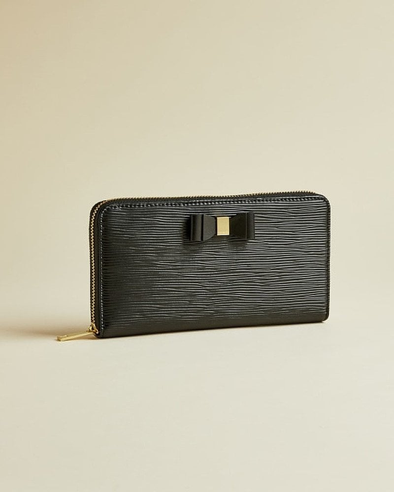 SALE - Bow zip around matinee purse!
