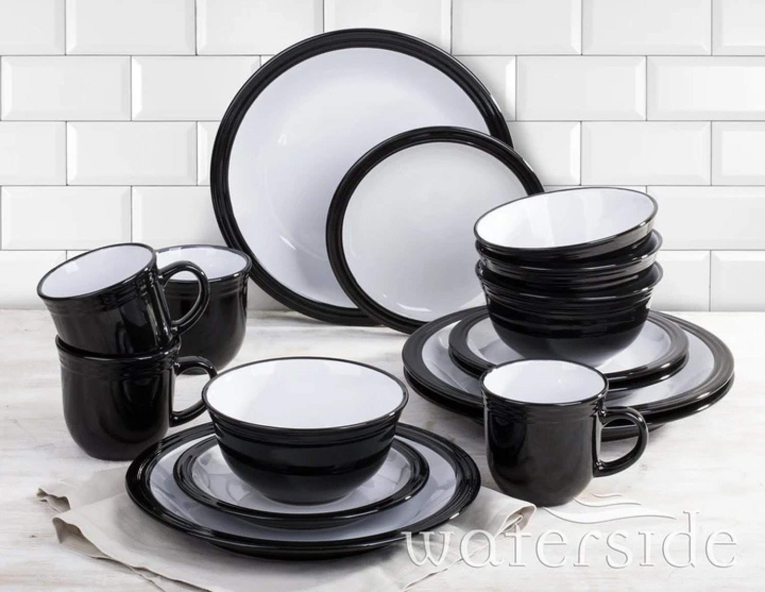 16 PIECE BLACK CAMDEN DINNER SET Free Postage