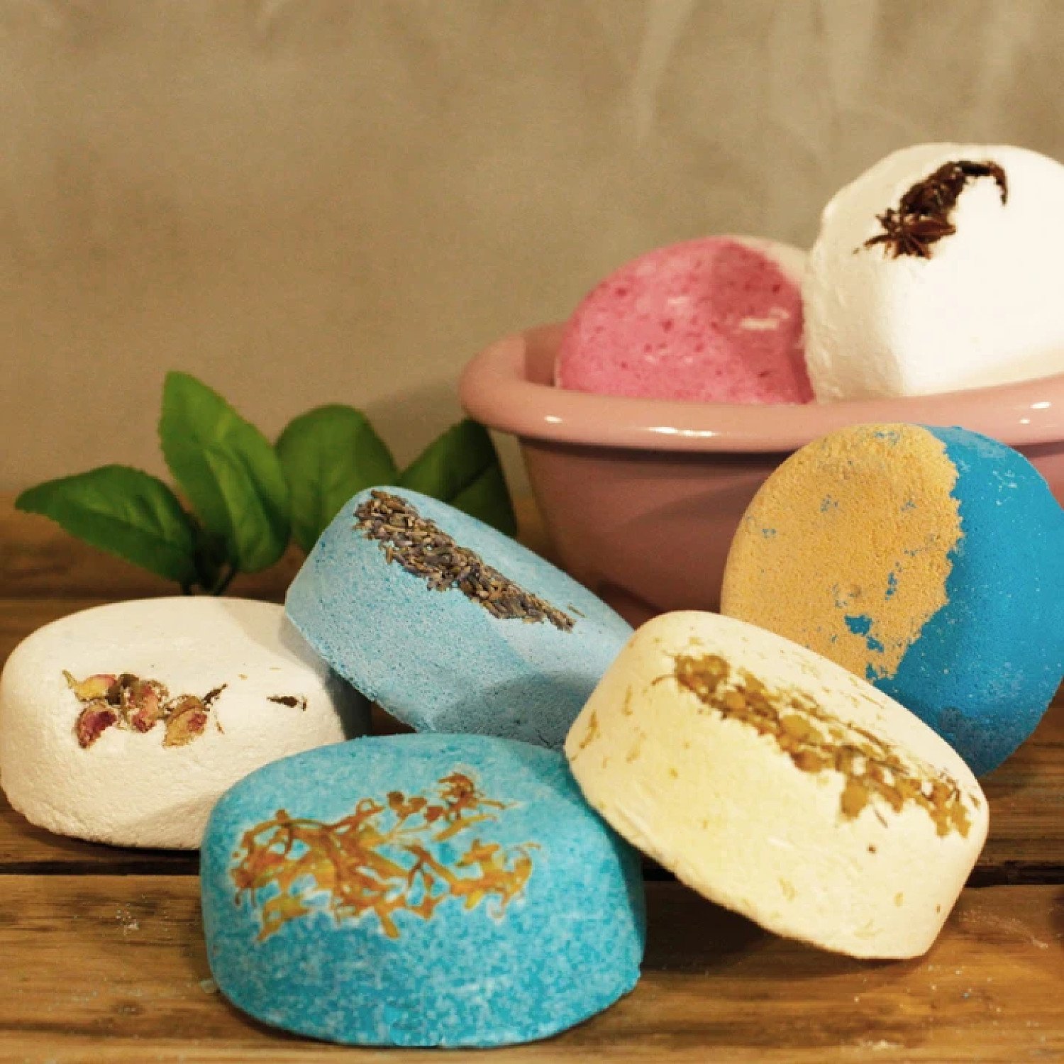 200g Floral Fizz - Passion Fashion Handmade Bath bombs Free Postage