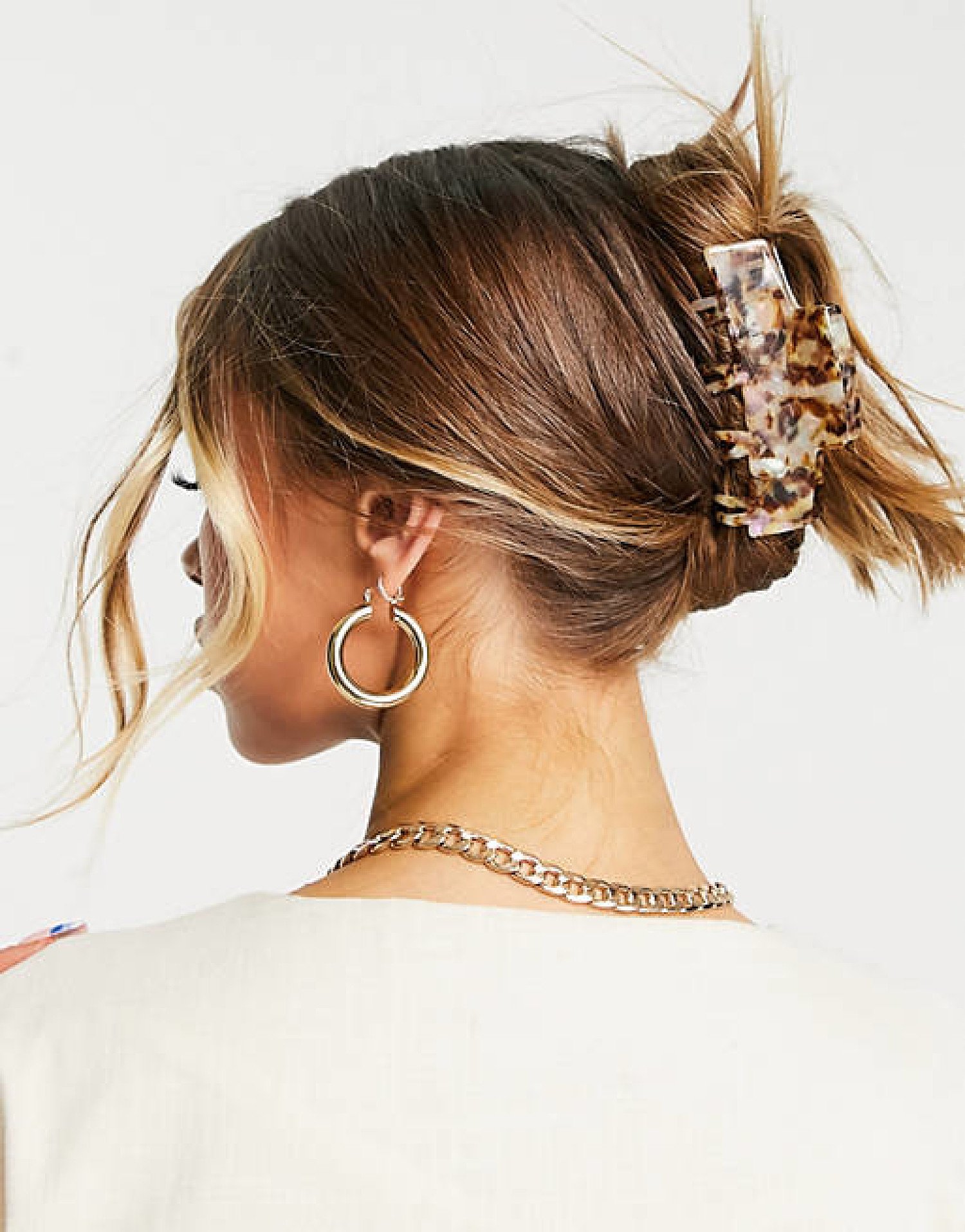 ASOS DESIGN hair clip claw with double prongs in pale tort current price - £8.00!
