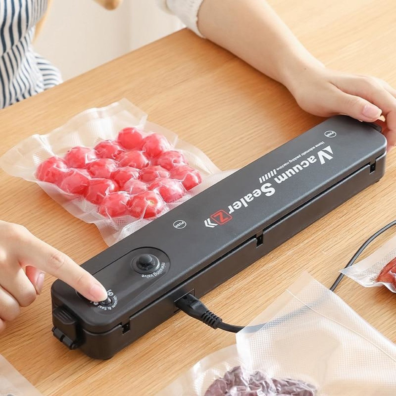 Kitchen Vacuum Food Sealer 220 V / 110 V Automatic Commercial Household Food Vacuum Sealer Packaging