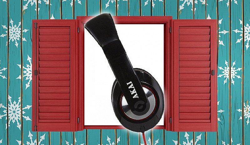 AKAI Pro Series Over Ear Headphones Worth £49.99 Now £9.40