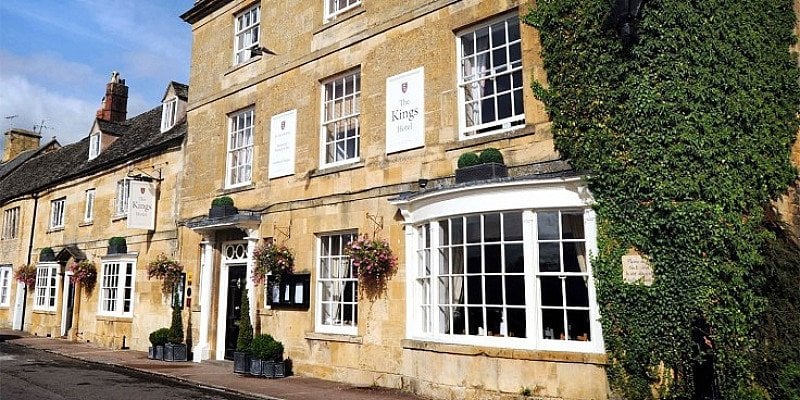£149 -- Cotswolds stay w/2-AA-Rosette dinner & more, 35% off