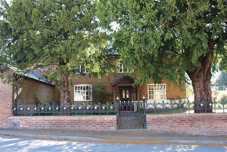 4 Bedroom House for Sale - Main Street, Willoughby Waterleys