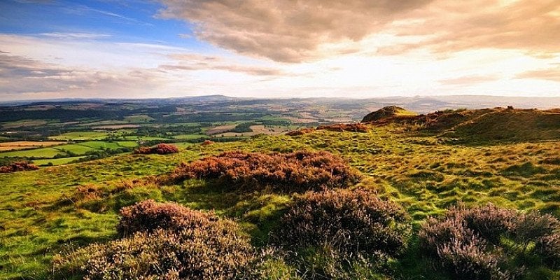 £69 – Shropshire country hotel stay w/dinner & wine, 43% OFF!