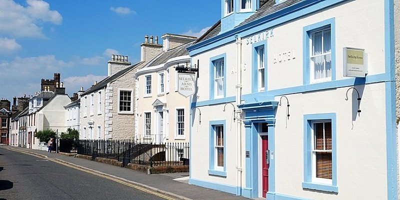 £99 – Scotland: 2-night coastal stay with bubbly 59% OFF!